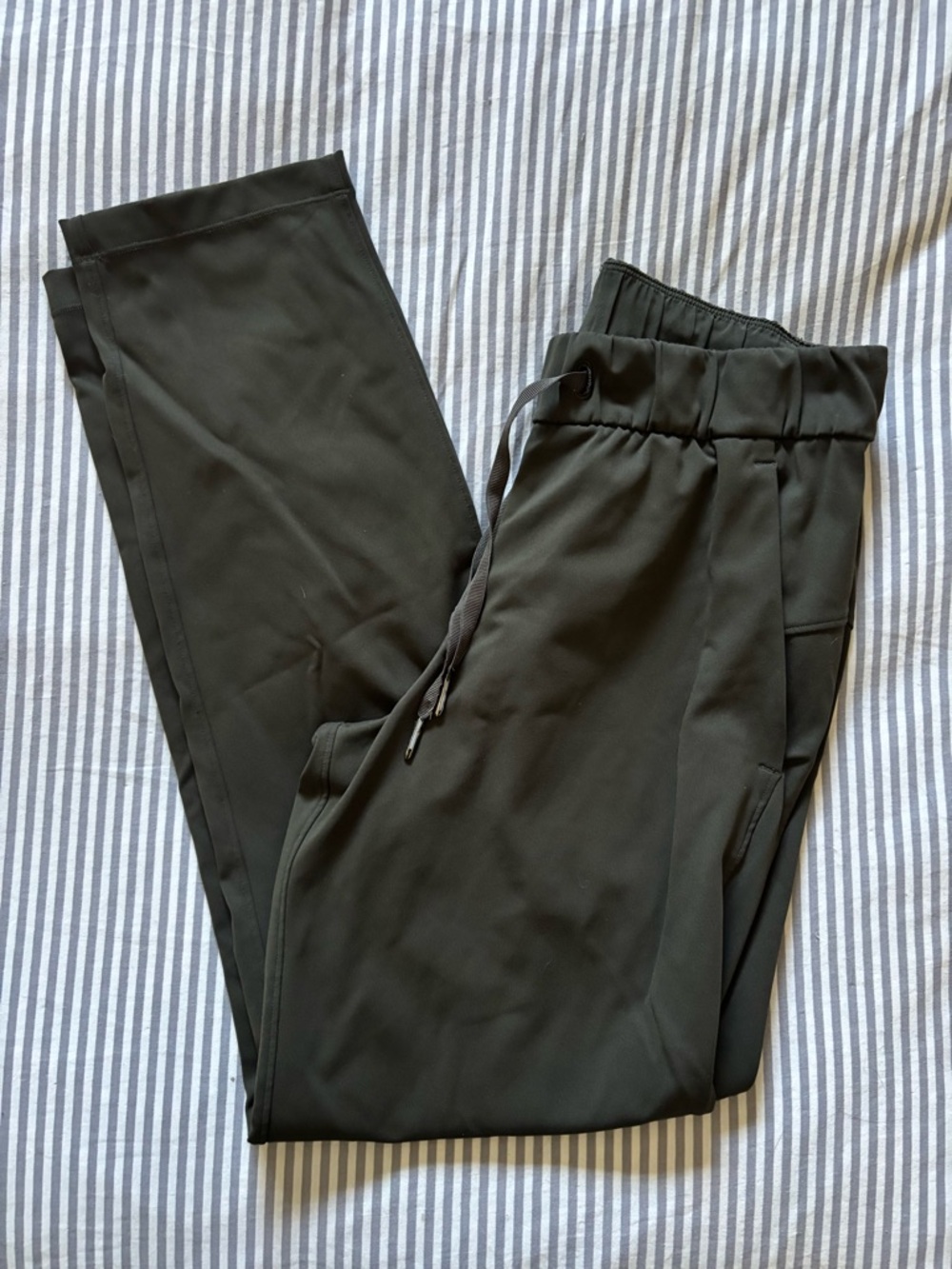 *SOLD* Lululemon On The Fly 3/4 Pant